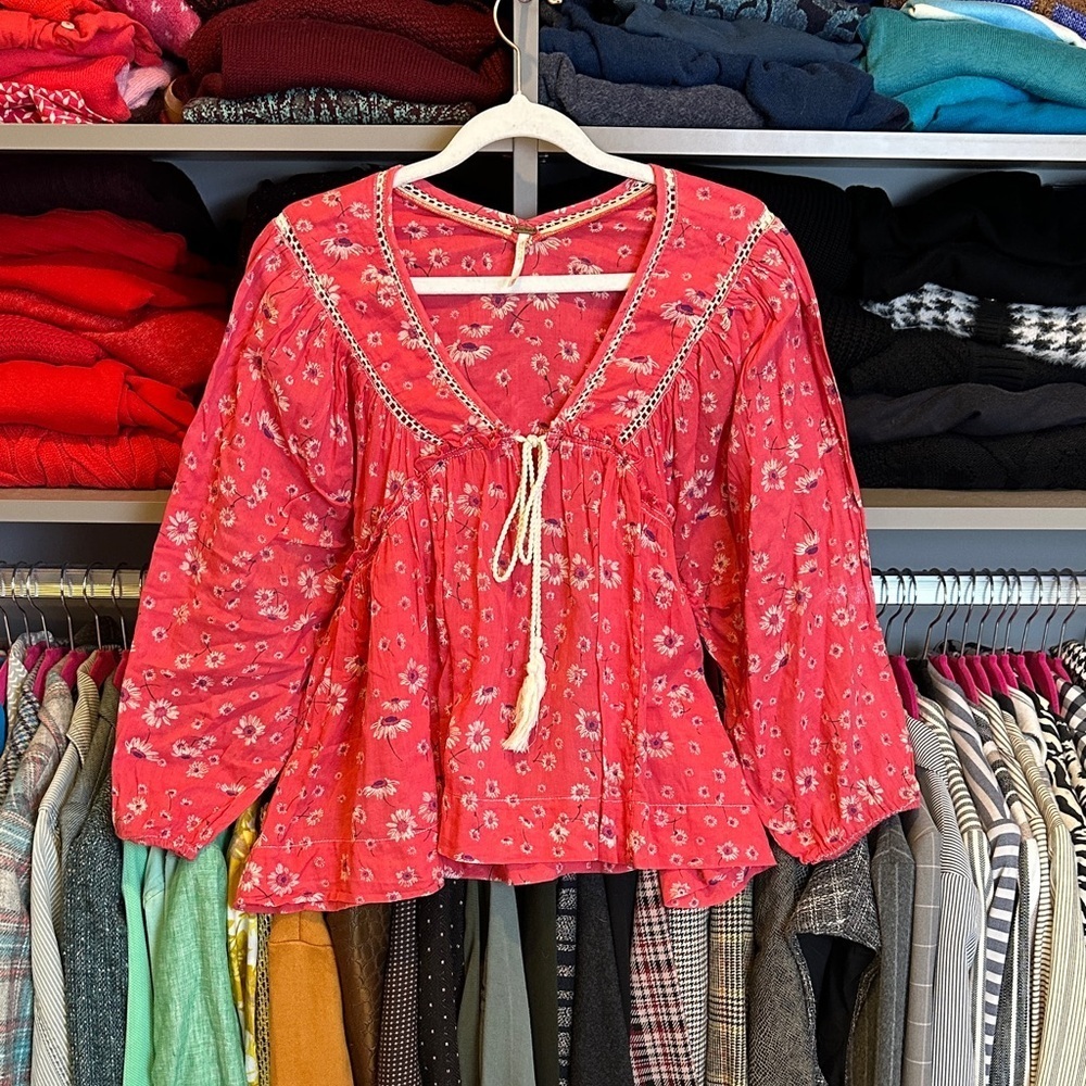 Free People red/cream long dolman sleeve v neck top size XS
